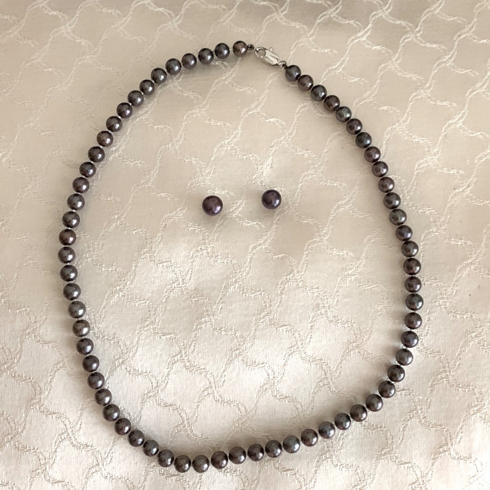 Black pearl necklace earring set